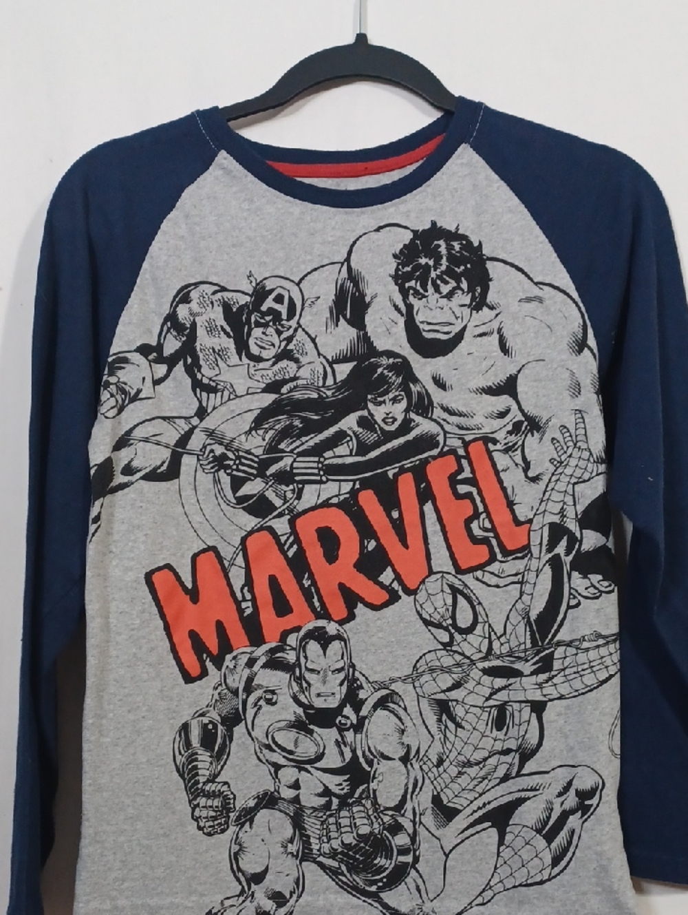 Marvel Raglan Tee in Navy, Heather Gray and Red